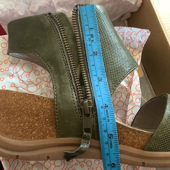 Bionica Palotina Army Green Sandals